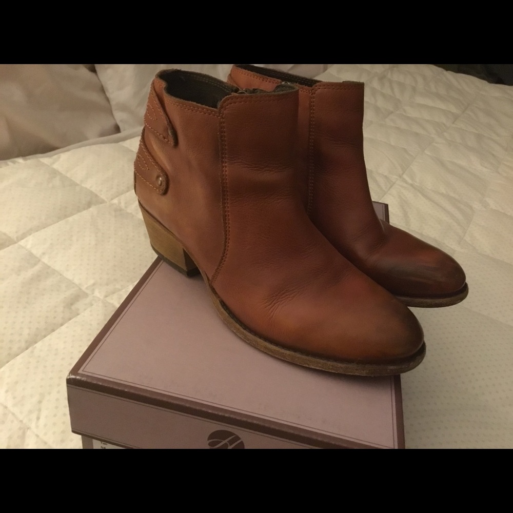 H by Hudson boots